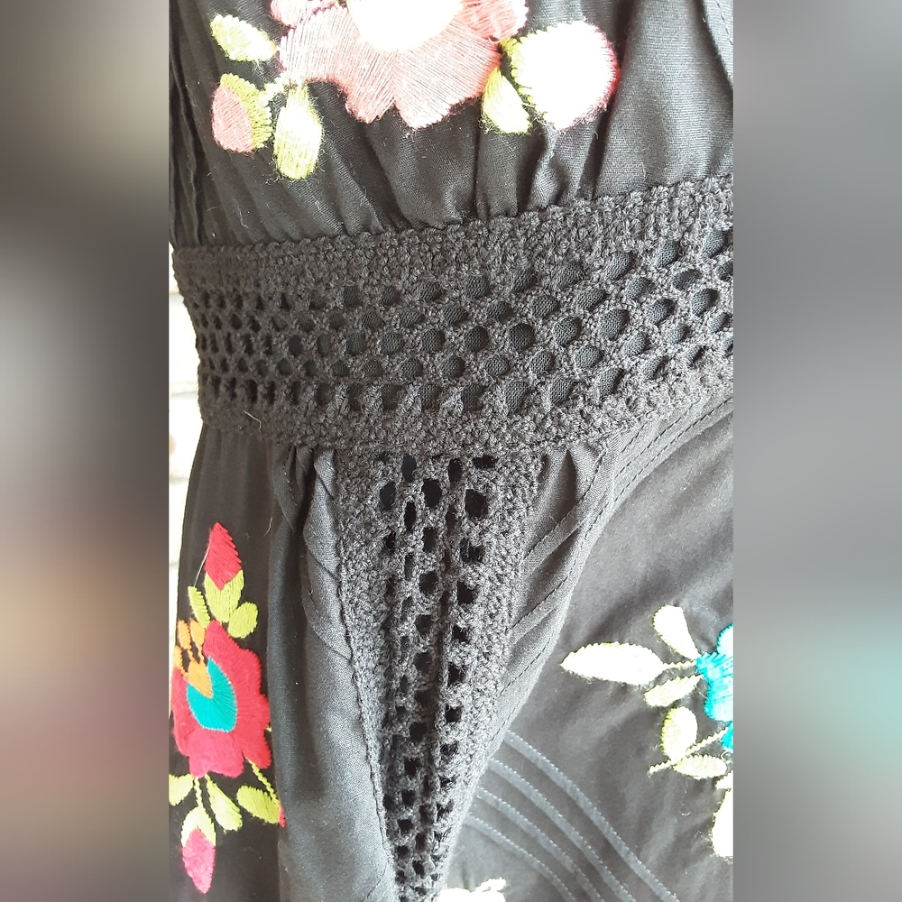 Nanette Lepore Black Floral Embroidered V-Neck Dress Sz 12 - Picture 5 of 12